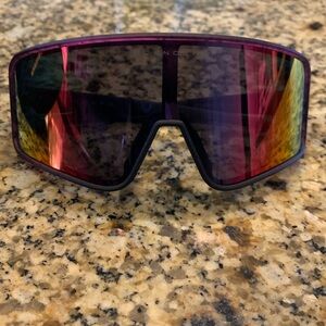 Blenders unisex sunglasses polarized worn once no defects